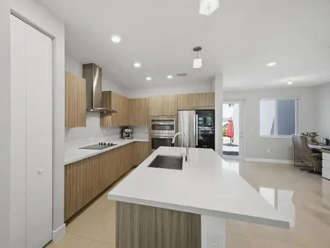 6642 NW 103rd Parkway Doral FL 33178
