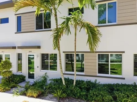 6642 NW 103rd Parkway Doral FL 33178