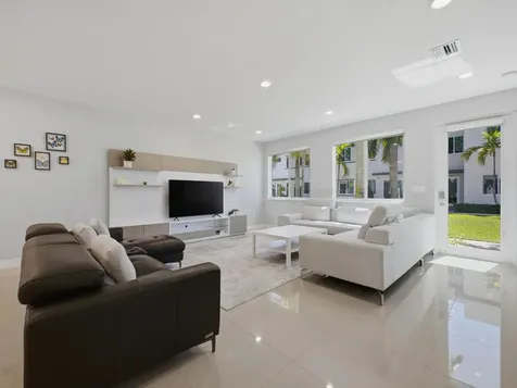 6642 NW 103rd Parkway Doral FL 33178