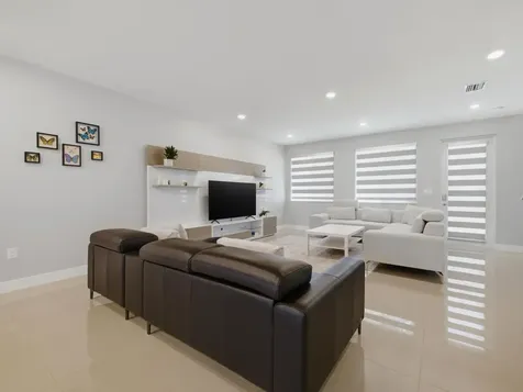6642 NW 103rd Parkway Doral FL 33178