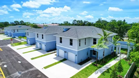 3868 Patio Court Palm Springs FL 33461