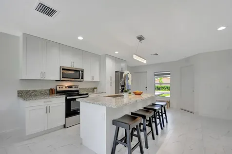 3868 Patio Court Palm Springs FL 33461
