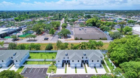 3868 Patio Court Palm Springs FL 33461