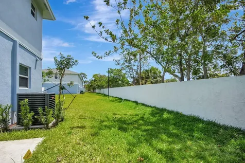 3868 Patio Court Palm Springs FL 33461