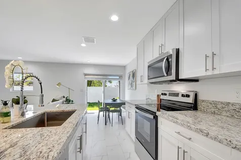 3868 Patio Court Palm Springs FL 33461