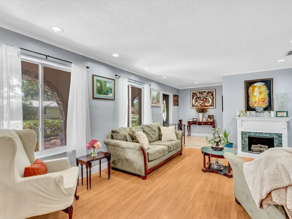 7381 SW 9th Street Plantation FL 33317