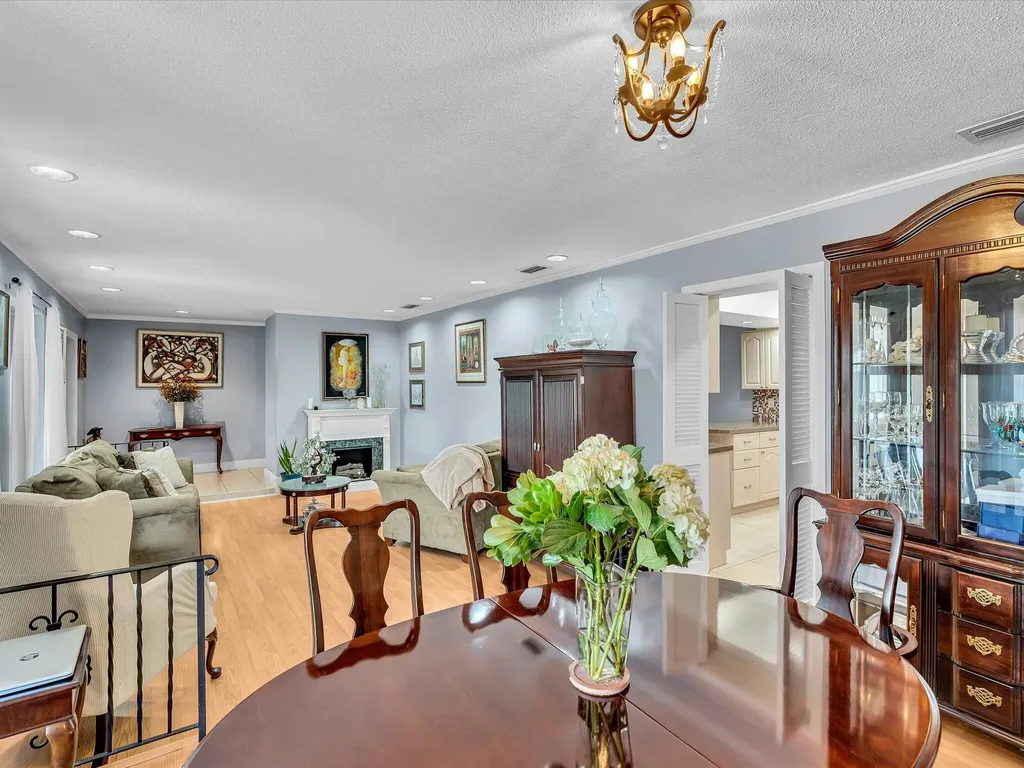 7381 SW 9th Street Plantation FL 33317
