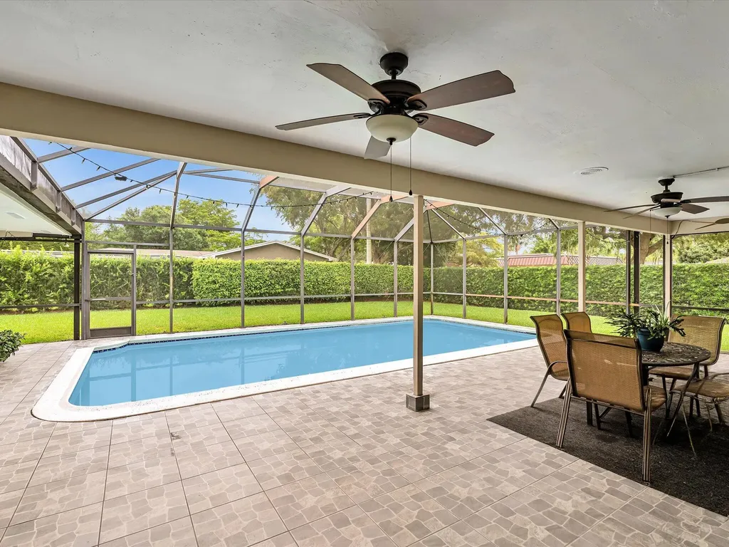 7381 SW 9th Street Plantation FL 33317