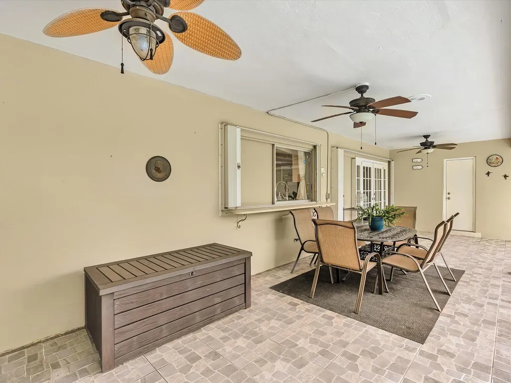 7381 SW 9th Street Plantation FL 33317