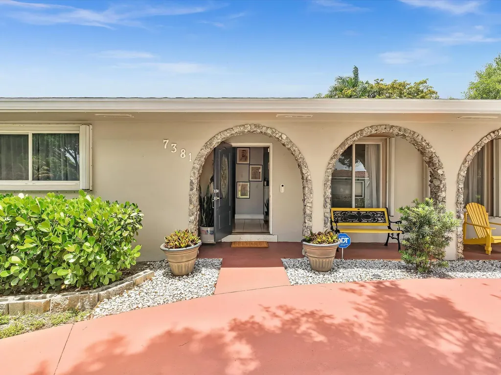 7381 SW 9th Street Plantation FL 33317