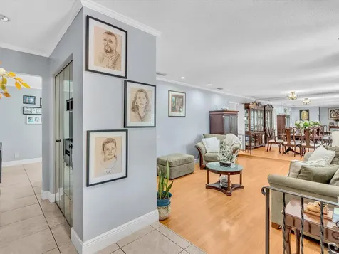 7381 SW 9th Street Plantation FL 33317