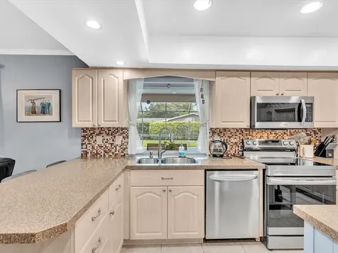 7381 SW 9th Street Plantation FL 33317