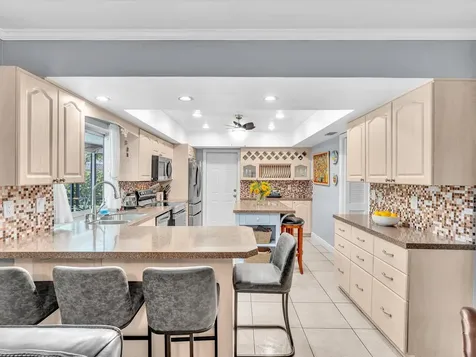 7381 SW 9th Street Plantation FL 33317