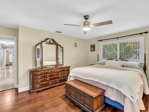 7381 SW 9th Street Plantation FL 33317