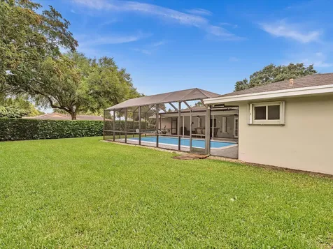 7381 SW 9th Street Plantation FL 33317