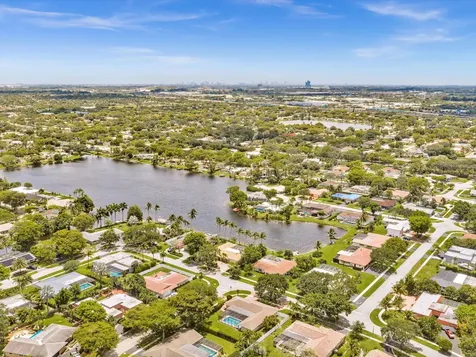 7381 SW 9th Street Plantation FL 33317