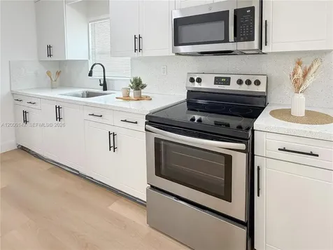 4036 SW 24th Street West Park FL 33023