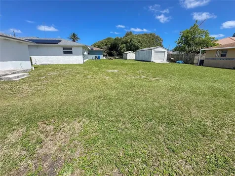 4036 SW 24th Street West Park FL 33023