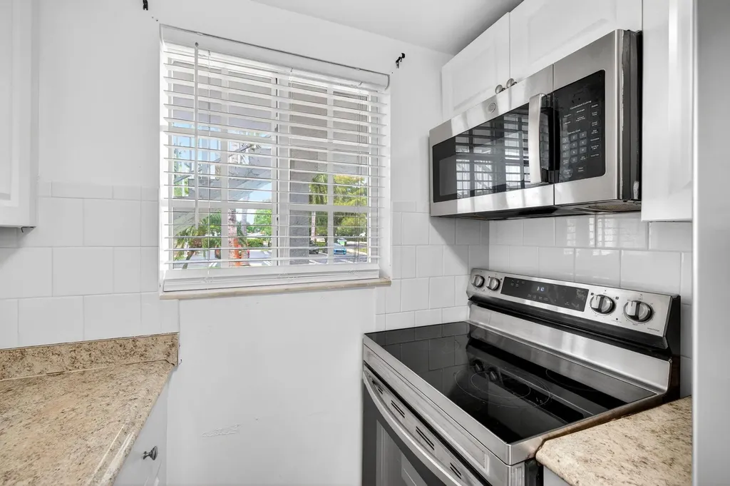 1671 NE 33rd Street Pompano Beach FL 33064