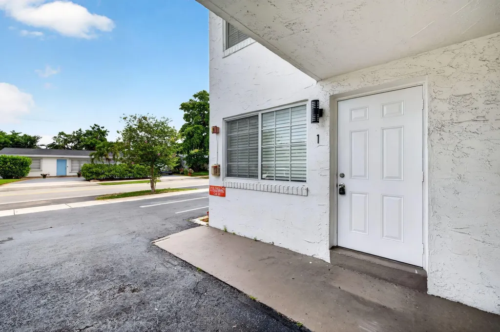 1671 NE 33rd Street Pompano Beach FL 33064