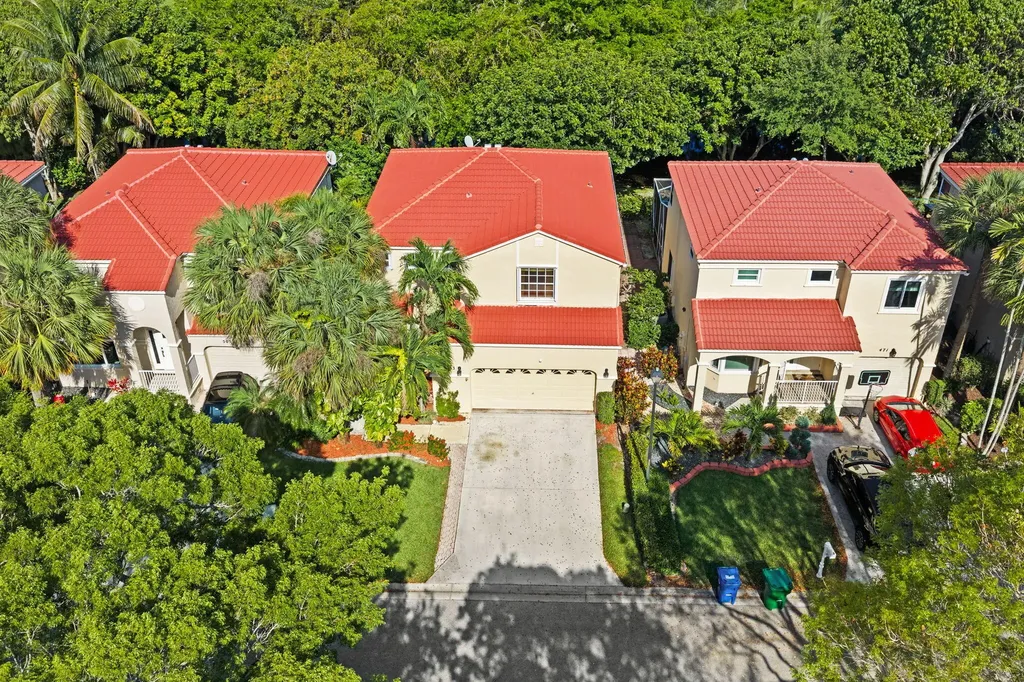 483 NW 87th Terrace Coral Springs FL 33071