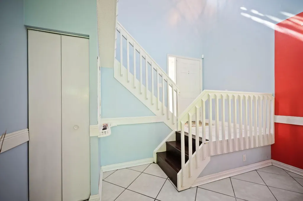 483 NW 87th Terrace Coral Springs FL 33071