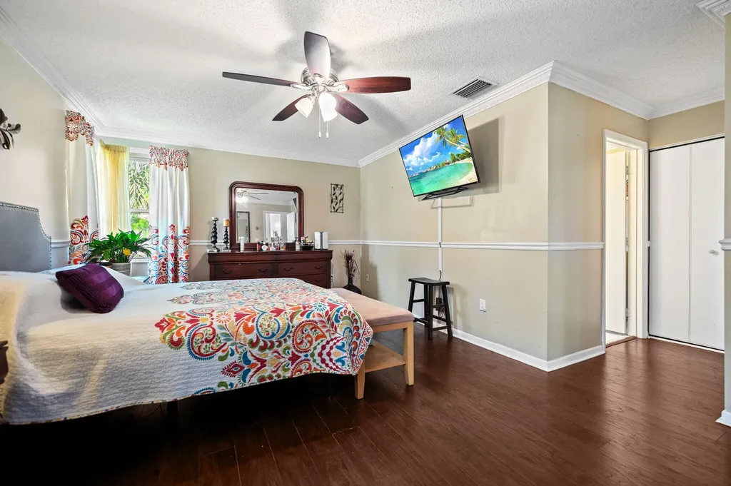 483 NW 87th Terrace Coral Springs FL 33071