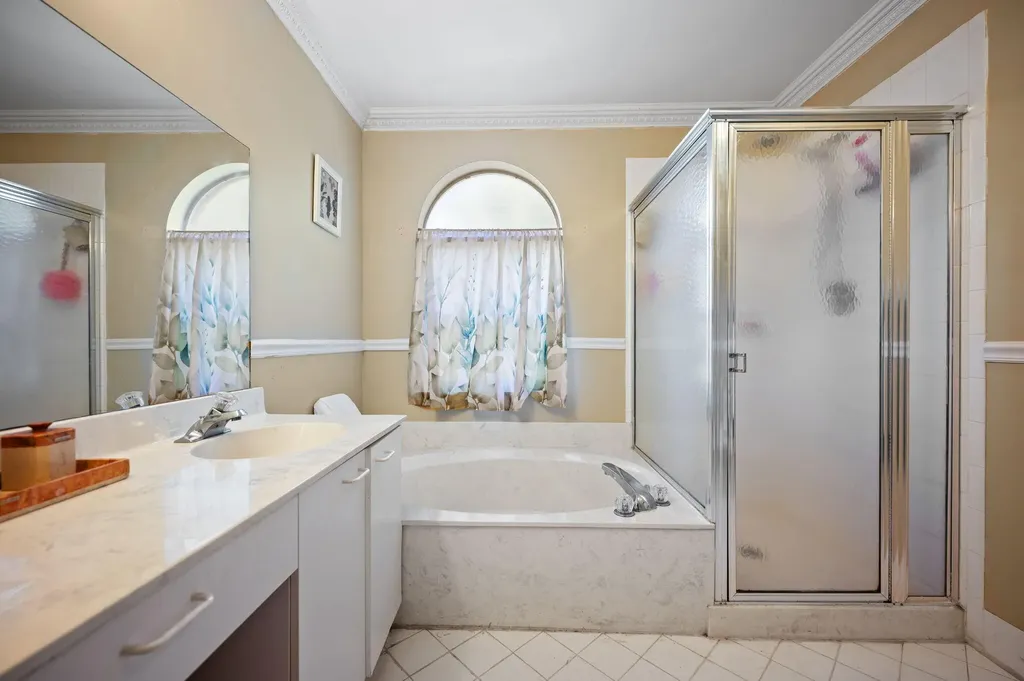 483 NW 87th Terrace Coral Springs FL 33071