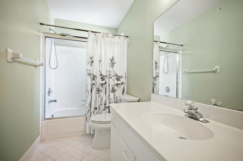 483 NW 87th Terrace Coral Springs FL 33071