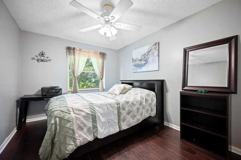 483 NW 87th Terrace Coral Springs FL 33071