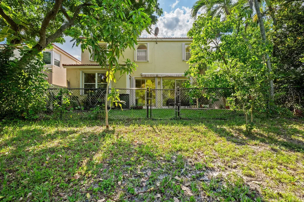 483 NW 87th Terrace Coral Springs FL 33071