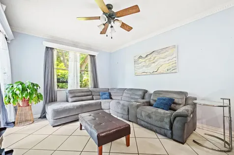 483 NW 87th Terrace Coral Springs FL 33071