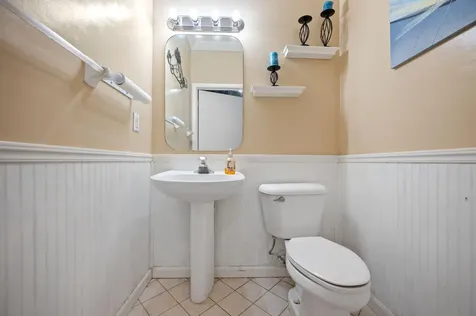 483 NW 87th Terrace Coral Springs FL 33071