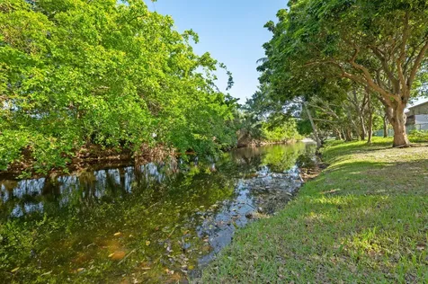 483 NW 87th Terrace Coral Springs FL 33071
