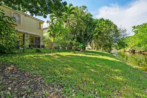 483 NW 87th Terrace Coral Springs FL 33071
