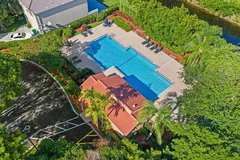 483 NW 87th Terrace Coral Springs FL 33071