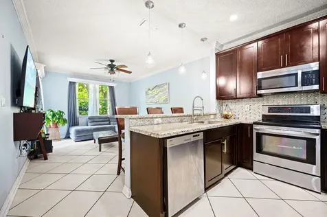 483 NW 87th Terrace Coral Springs FL 33071