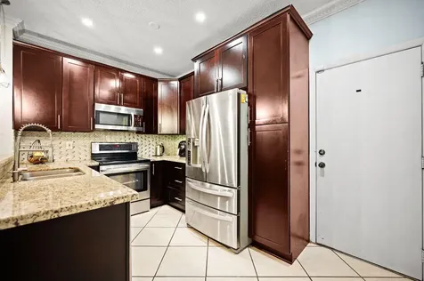 483 NW 87th Terrace Coral Springs FL 33071