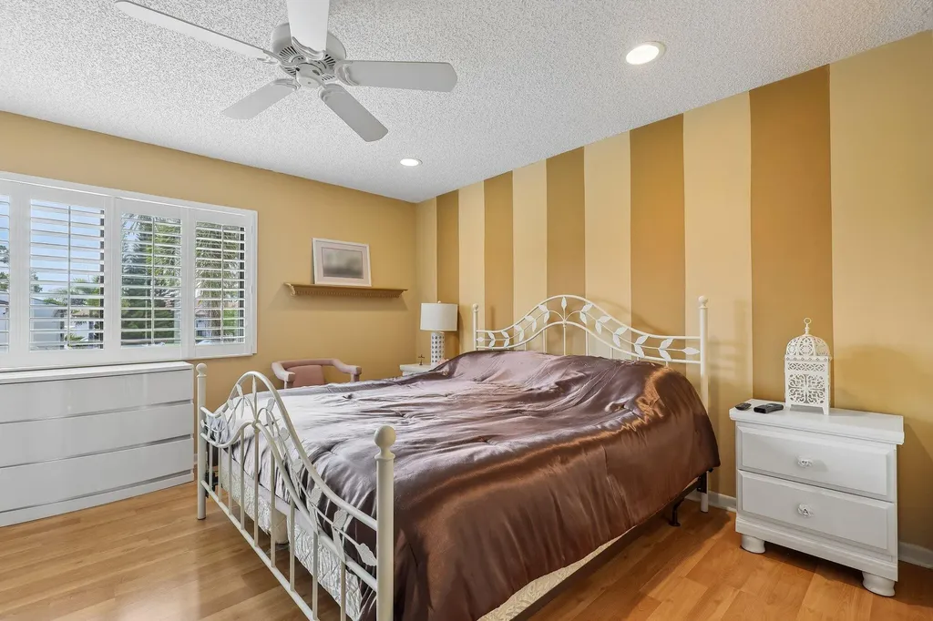 306 Knotty Pine Circle Greenacres FL 33463