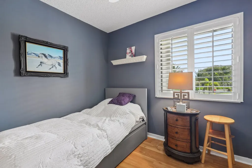 306 Knotty Pine Circle Greenacres FL 33463