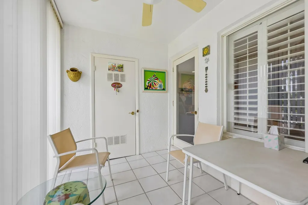 306 Knotty Pine Circle Greenacres FL 33463