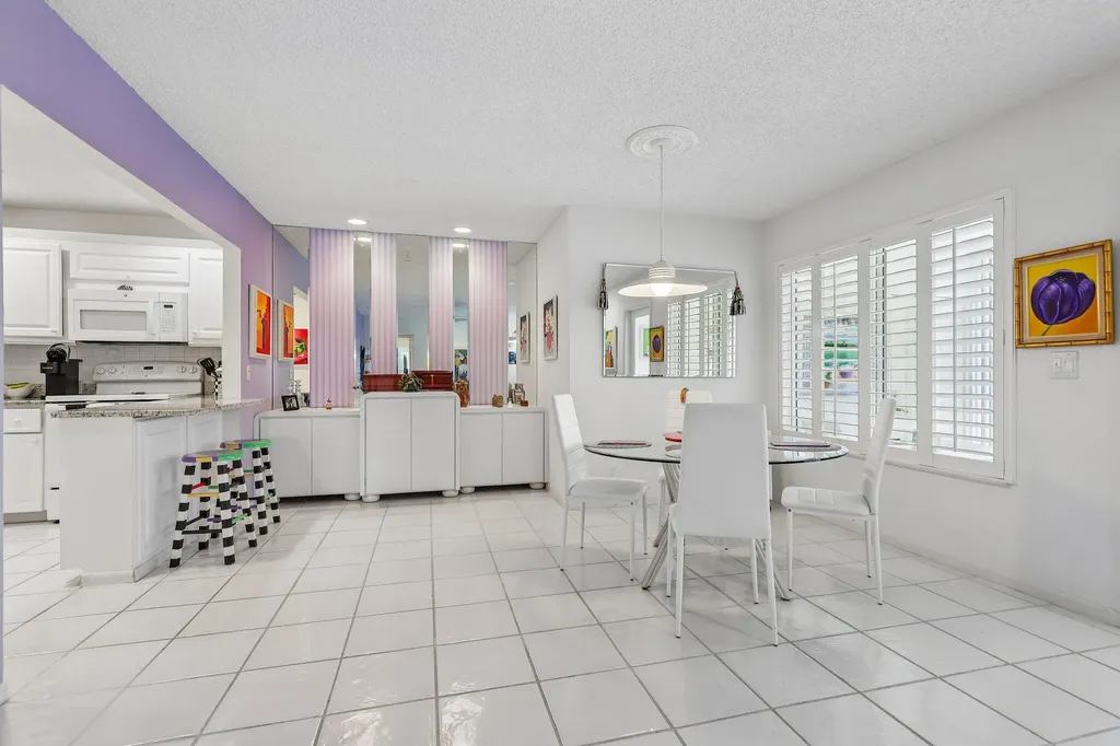 306 Knotty Pine Circle Greenacres FL 33463