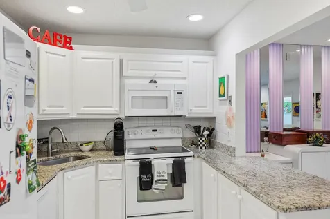 306 Knotty Pine Circle Greenacres FL 33463