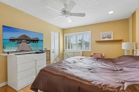 306 Knotty Pine Circle Greenacres FL 33463