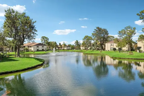 306 Knotty Pine Circle Greenacres FL 33463