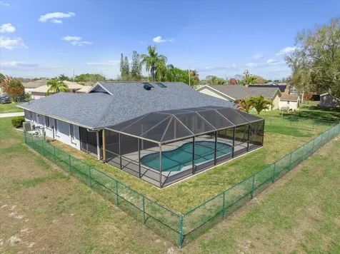 1902 SE Gaskins Circle Port St Lucie FL 34952