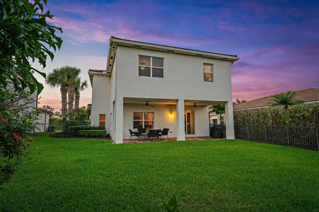 196 Behring Way Jupiter FL 33458