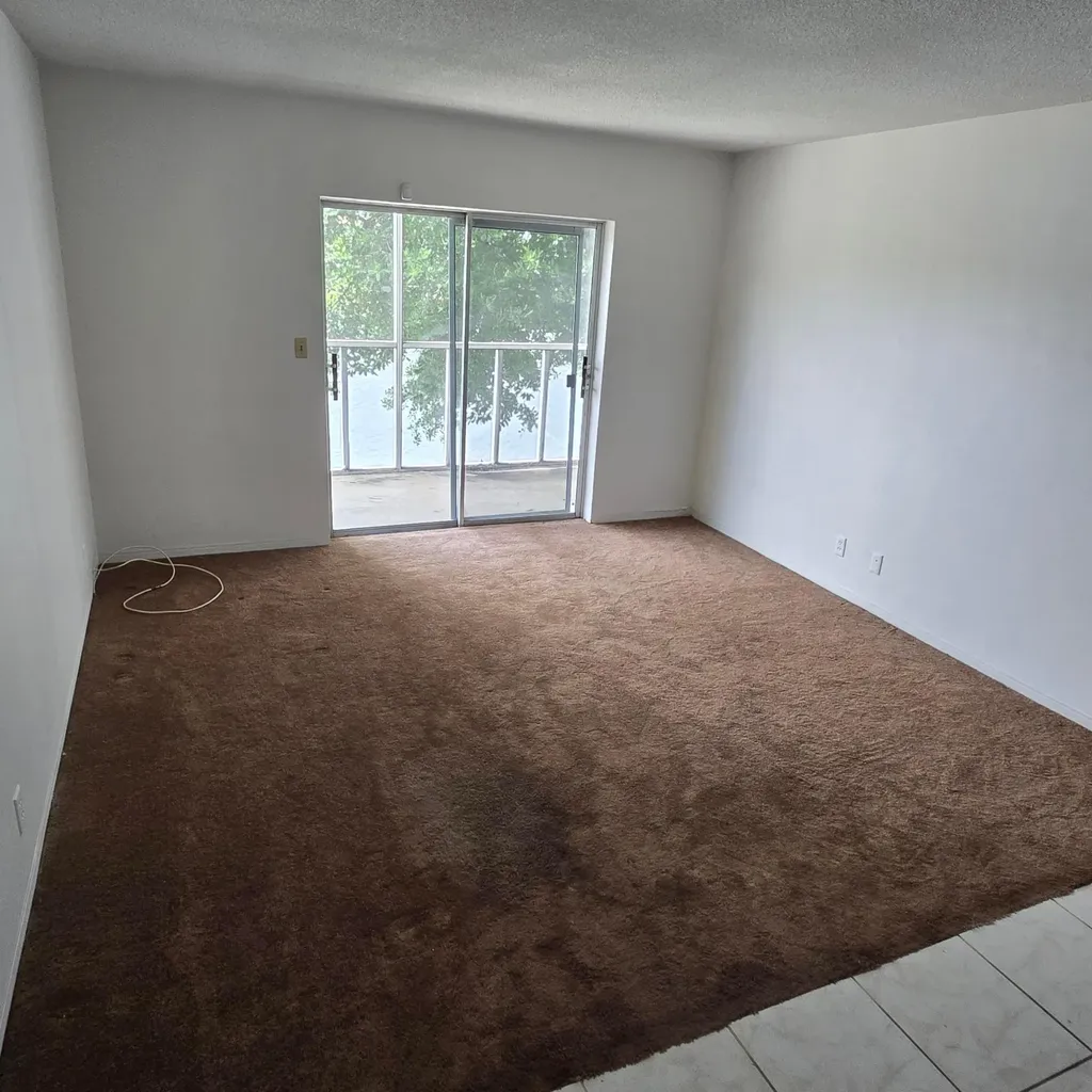 5420 NW 11th Street Plantation FL 33313