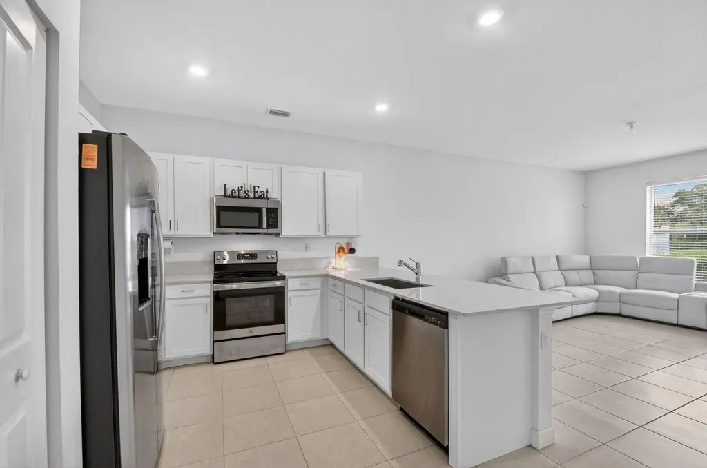 6933 N Harbours Edge Avenue Lake Worth FL 33467