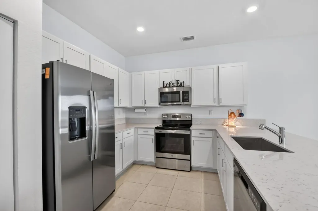 6933 N Harbours Edge Avenue Lake Worth FL 33467